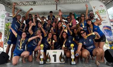 Dobradinha da AHPA/SESPOR/SICOOB/Bananina/Paranaguá no alto do pódio do Circuito Paranaense de Handebol de Praia