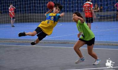 Paranaguá recebe Festival Paranaense de Handebol neste sábado