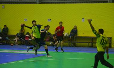 AHPA/SESPOR/SICOOB vence mais duas no Metropolitano