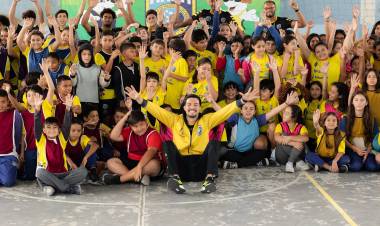 Mini-handebol segue crescendo e encantando as crianças em Paranaguá