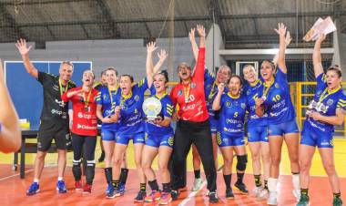 AHPA/SESPOR/SICOOB/Paranaguá conquista o vice-campeonato da Copa Guaratuba na categoria 37+ feminina