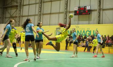 Paranaguá encara Curitiba nas semifinais do handebol dos Jogos da Juventude do Paraná
