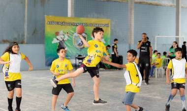 AHPA/SESPOR/SICOOB/Paranaguá levará 80 crianças ao Festival de Mini-Handebol em Curitiba
