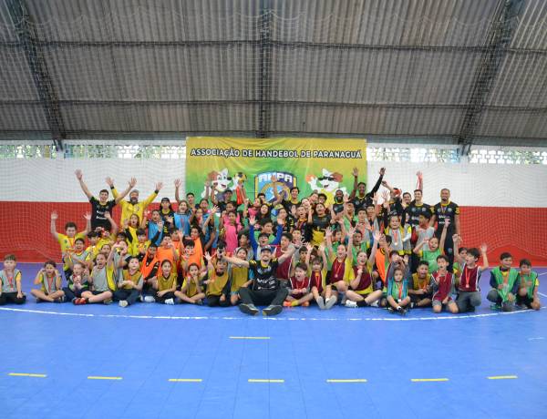 Festival de Inverno de Mini-Handebol da AHPA/SESPOR/SICOOB aquece corações em Paranaguá