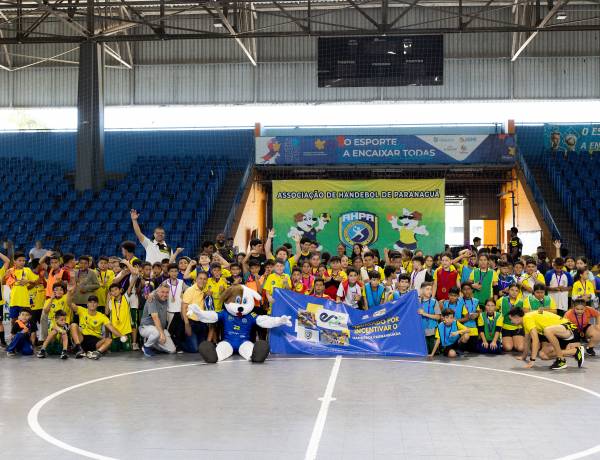 Etapa Final das Olimpíadas Escolares de Mini-Handebol 2025 reúne 120 alunos e encerra temporada com grande sucesso