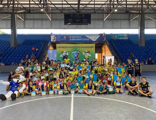 Festival de Encerramento reúne cerca de 200 crianças e celebra um ano histórico do Mini-Handebol em Paranaguá