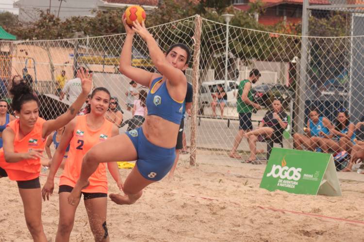 Equipes da AHPA/SESPOR conquistam primeira etapa da Copa Paraná de Handebol de Areia