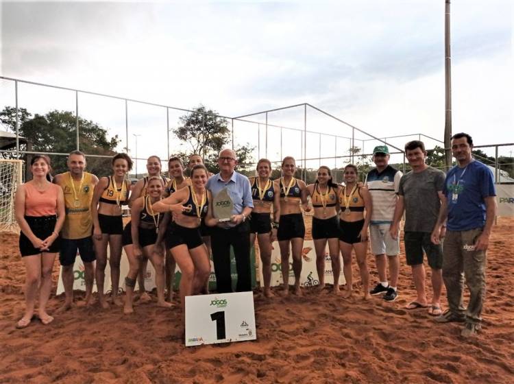 Paranaguá domina etapa de abertura do Paranaense de Handebol de Praia