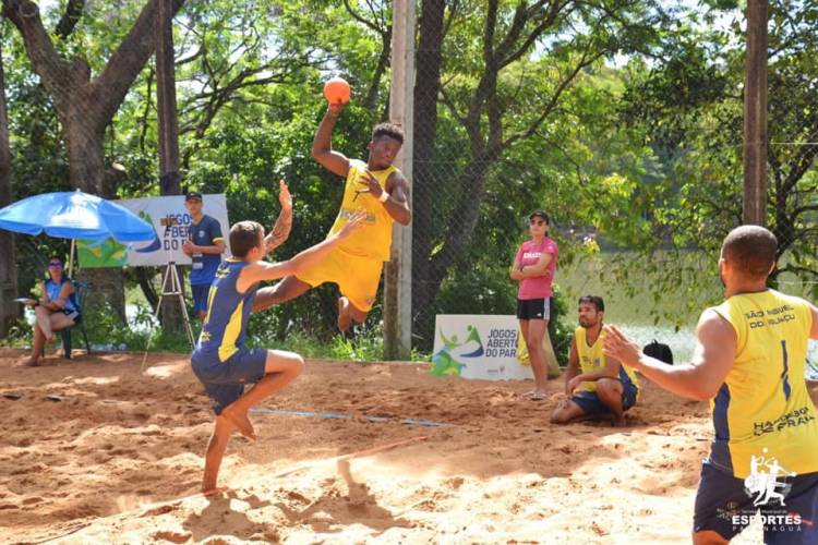 AHPA/SESPOR/SICOOB/Bananina busca título Paranaense de Handebol de Praia neste final de semana