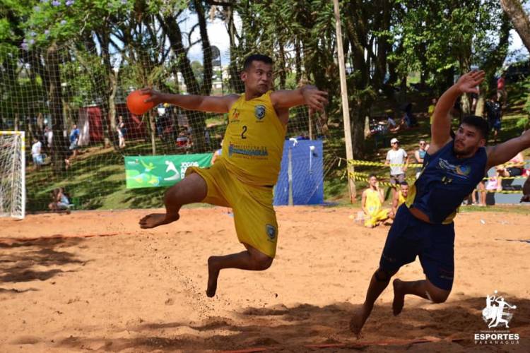 AHPA/SESPOR/SICOOB/Bananina busca título Paranaense de Handebol de Praia neste final de semana