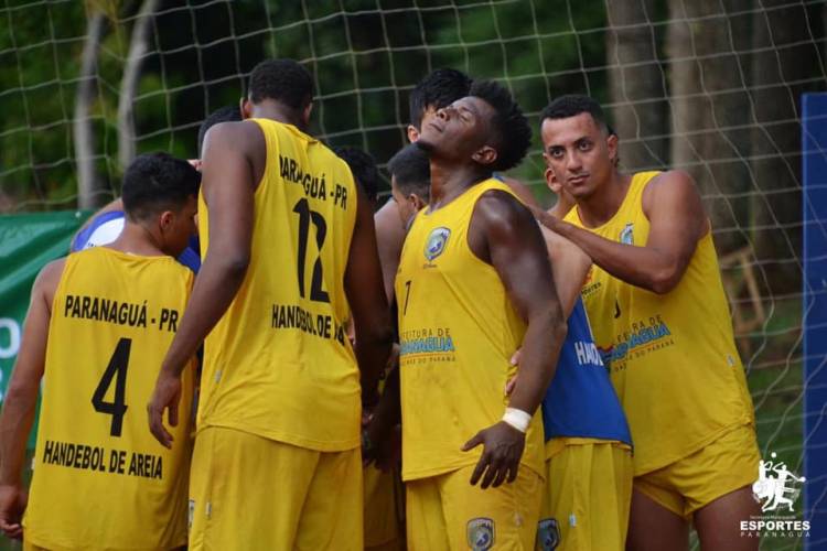AHPA/SESPOR/SICOOB/Bananina busca título Paranaense de Handebol de Praia neste final de semana
