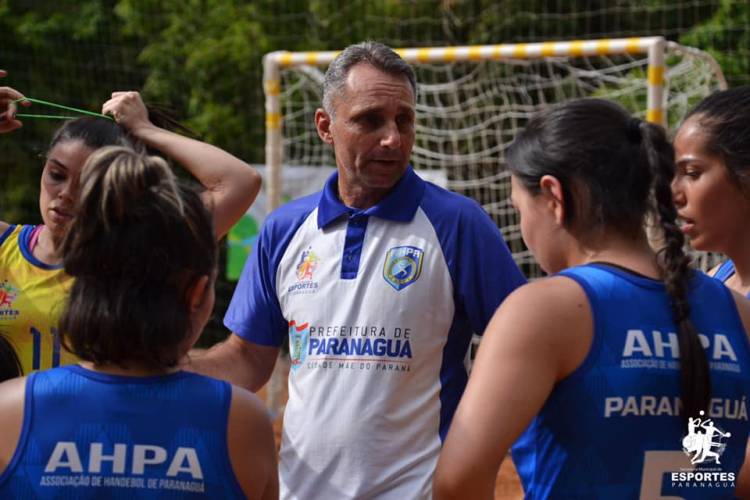 É da AHPA/SESPOR/SICOOB/Bananina, o Melhor Técnico de Handebol de Praia de 2022