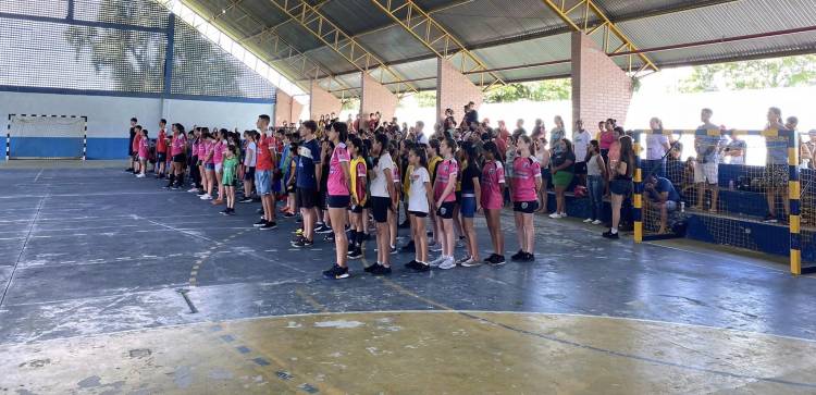 Festival de Mini-Handebol agitou a tarde deste sábado na Escola Edinéa Garcia