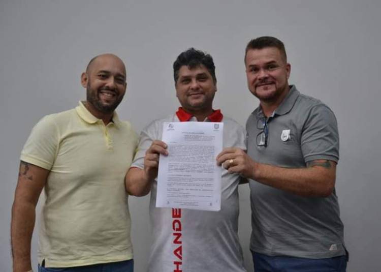 AHPA/SESPOR/SICOOB/Bananina renova parceria com a Prefeitura Municipal