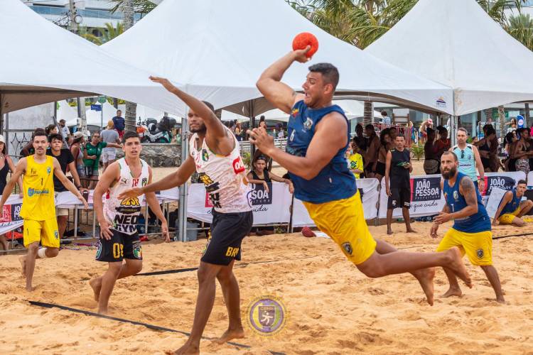 AHPA/SESPOR/SICOOB/Bananina inicia caminhada no Brasileiro de Handebol de Praia