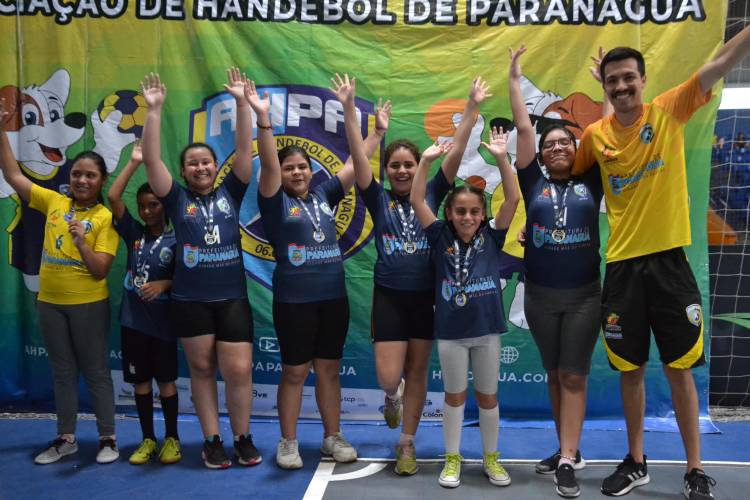 AHPA/SESPOR/SICOOB/Bananina é Campeã do Festival Paranaense de Handebol