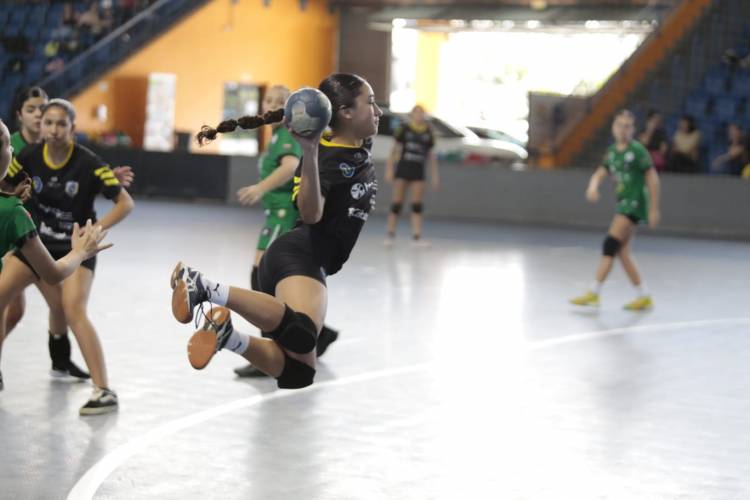 AHPA/SESPOR/SICOOB/Paranaguá realiza amistosos com grandes vitórias e foco na evolução dos atletas