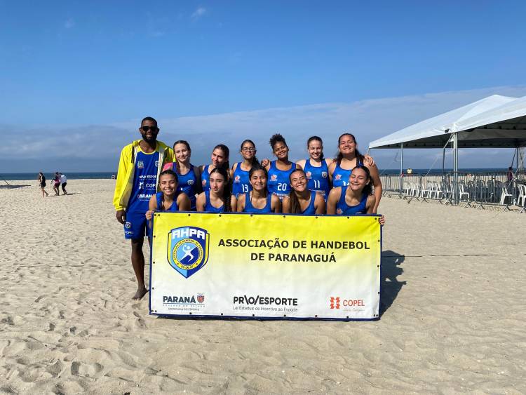 AHPA/SESPOR/SICOOB/PARANAGUÁ brilha na 1ª Etapa do Circuito Paranaense de Handebol de Praia 2025 em Matinhos