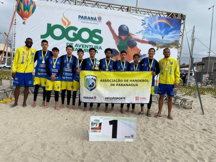 AHPA/SESPOR/SICOOB/PARANAGUÁ brilha na 1ª Etapa do Circuito Paranaense de Handebol de Praia 2025 em Matinhos