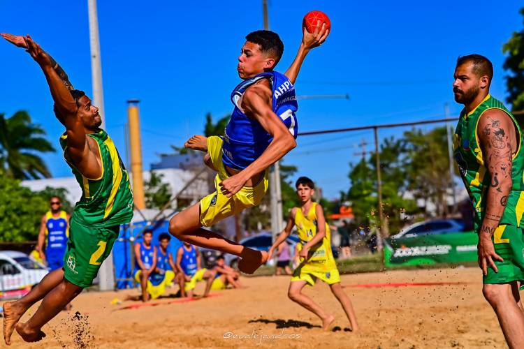 AHPA/SESPOR/SICOOB/Paranaguá disputa a 2ª Etapa do Circuito Brasileiro de Handebol de Praia em Niterói/RJ