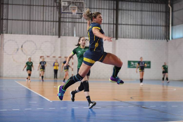Handebol parnanguara disputa o Paraná Master 2025 em Maringá