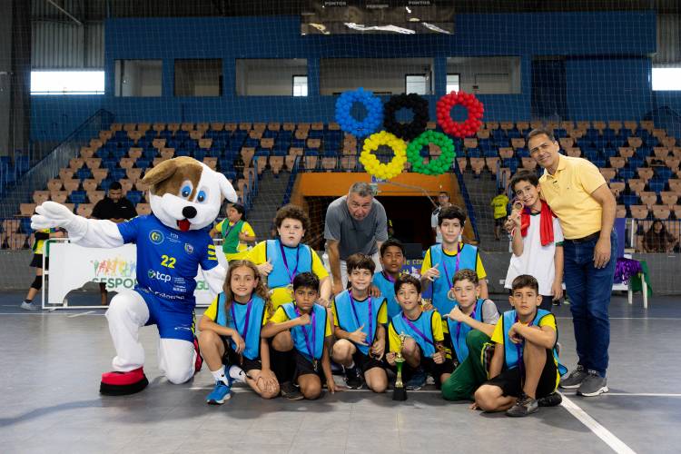 Etapa Final das Olimpíadas Escolares de Mini-Handebol 2025 reúne 120 alunos e encerra temporada com grande sucesso