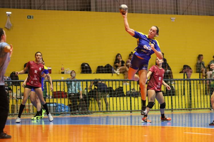 AHPA/SESPOR/SICOOB/Paranaguá domina em casa, vence tudo e avança com autoridade à semifinal do Paranaense de Handebol!