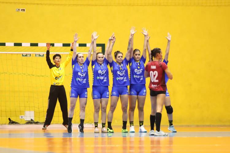 AHPA/SESPOR/SICOOB/Paranaguá domina em casa, vence tudo e avança com autoridade à semifinal do Paranaense de Handebol!