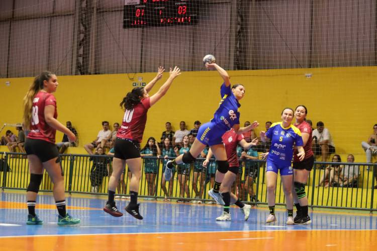 AHPA/SESPOR/SICOOB/Paranaguá domina em casa, vence tudo e avança com autoridade à semifinal do Paranaense de Handebol!