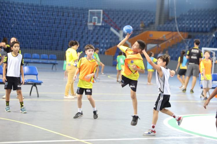 Festival Primeiros Passos 2026 encanta crianças e celebra o início de mais uma temporada do mini-handebol em Paranaguá