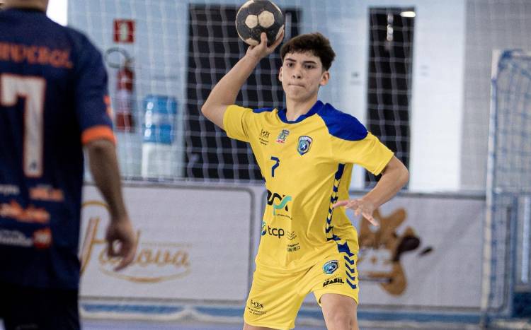 Paranaguá encara Curitiba nas semifinais do handebol dos Jogos da Juventude do Paraná